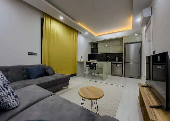 Havalimanina Yakin 1+1 Lux דירה