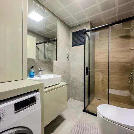 Havalimanina Yakin 1+1 Lux Apartment *